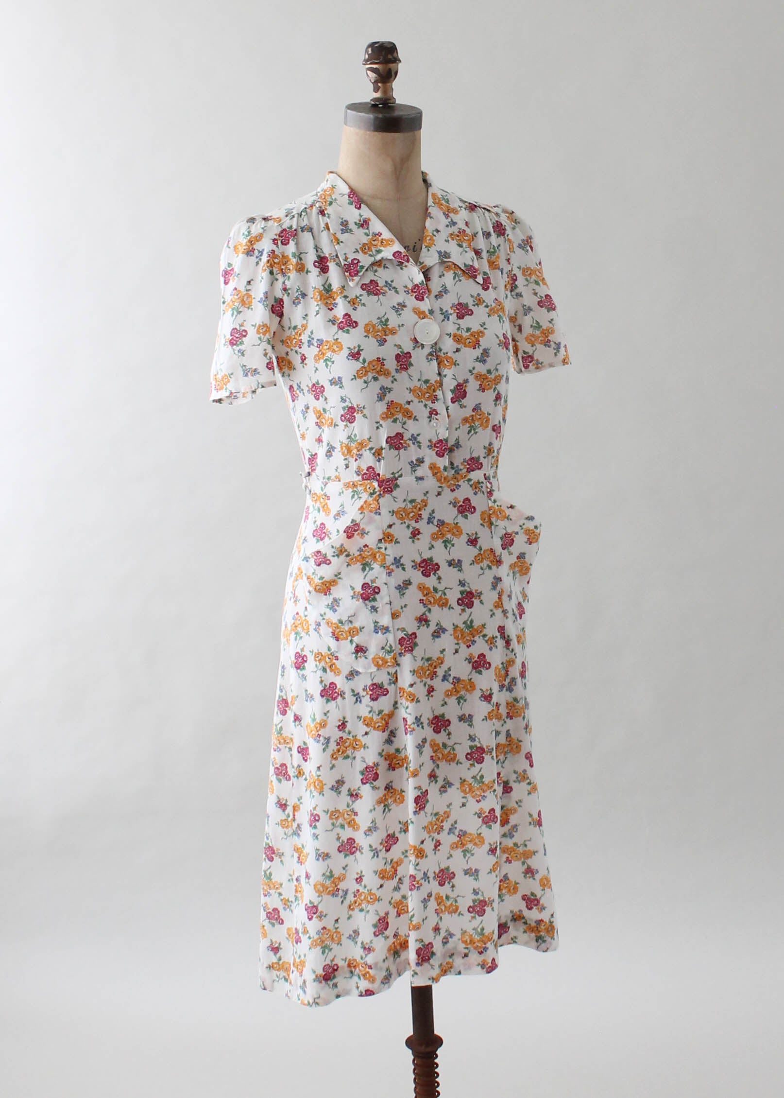 Vintage 1930s Floral Cotton Shirtwaist Day Dress - Raleigh Vintage