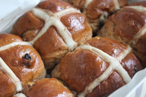 Dello Mano Hot Cross Buns close up