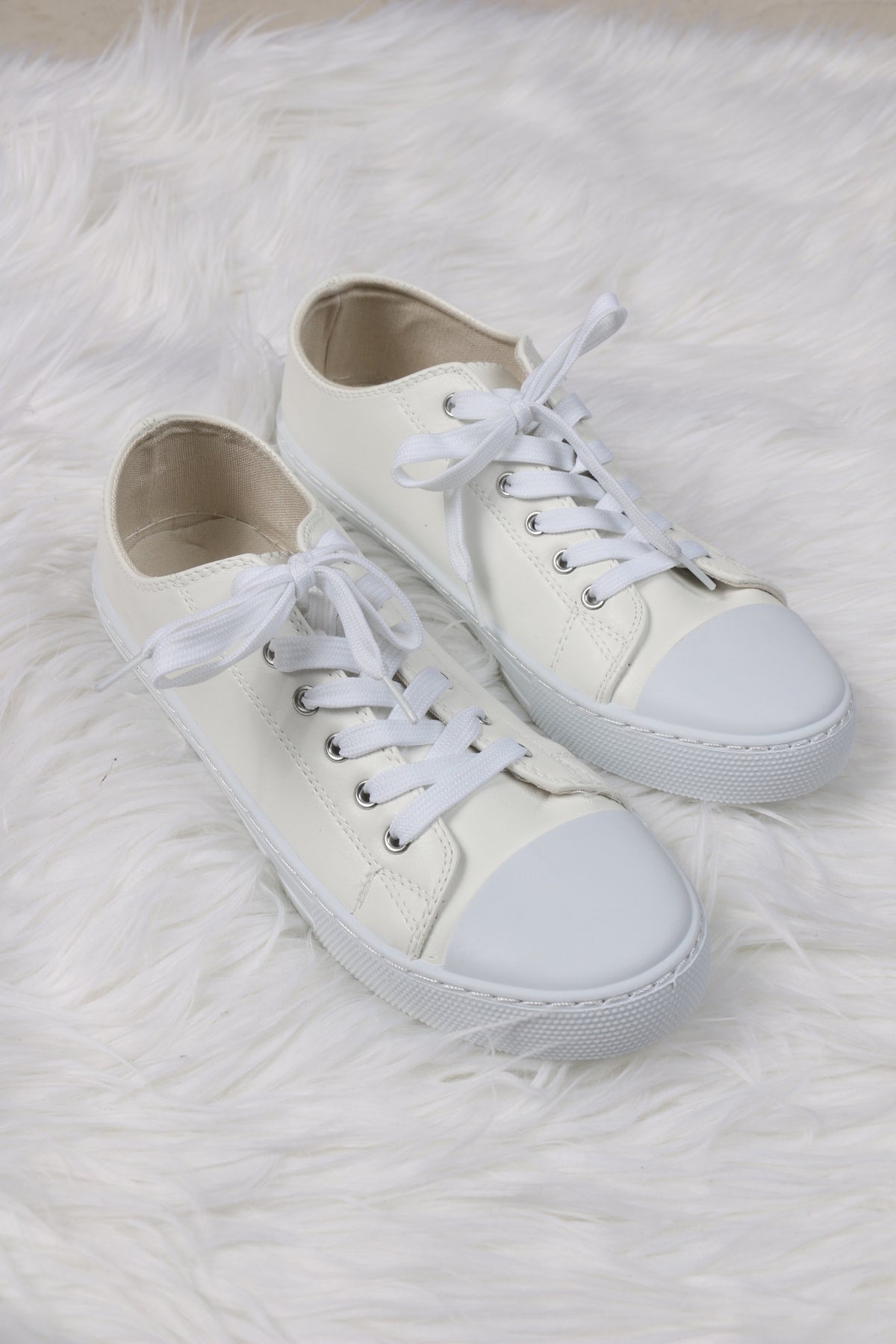 Narnia White Pleather Sneakers – Stella 