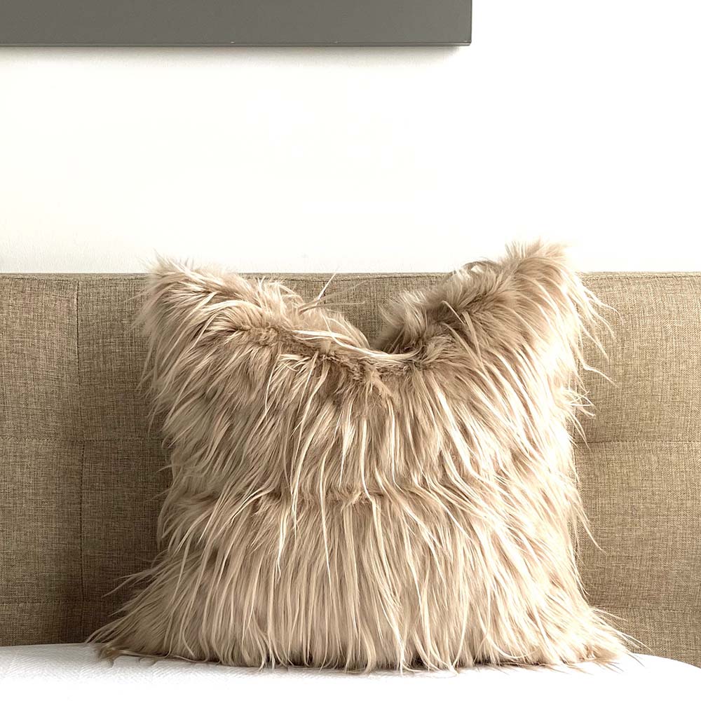 Faux Fur Decorative Throw Pillow Covers , Mongolian Luxury Fuzzy Pillow  Case Cushion Cover for Bedroom and Couch,beige Fluffy Cushion Case 