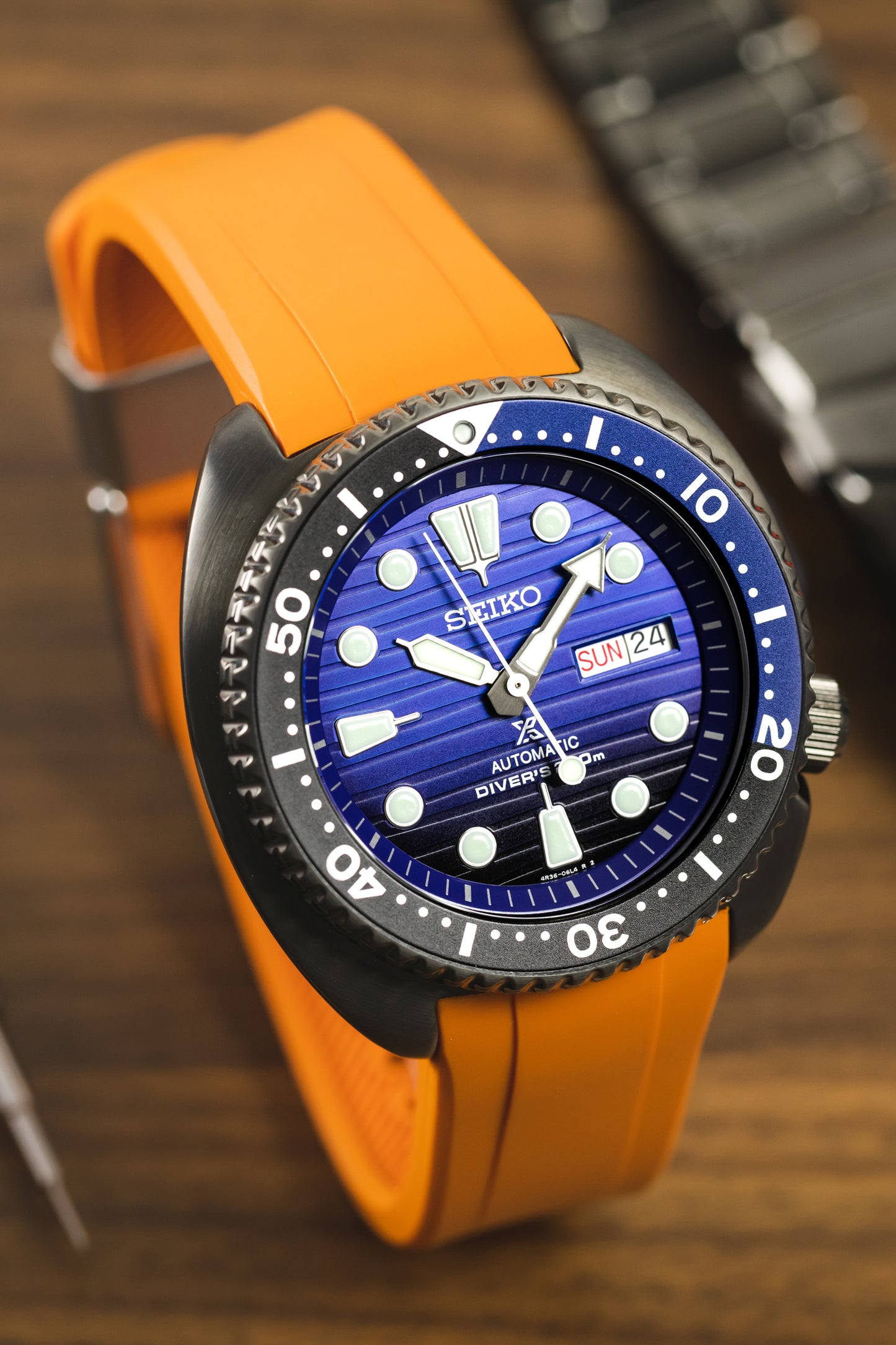CRAFTER BLUE Curved End Rubber Strap for Seiko Turtle Series – ORANGE