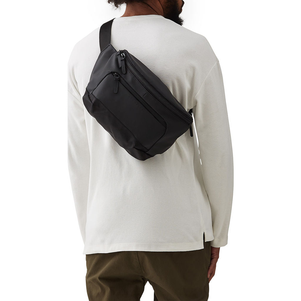 crumpler sling bag