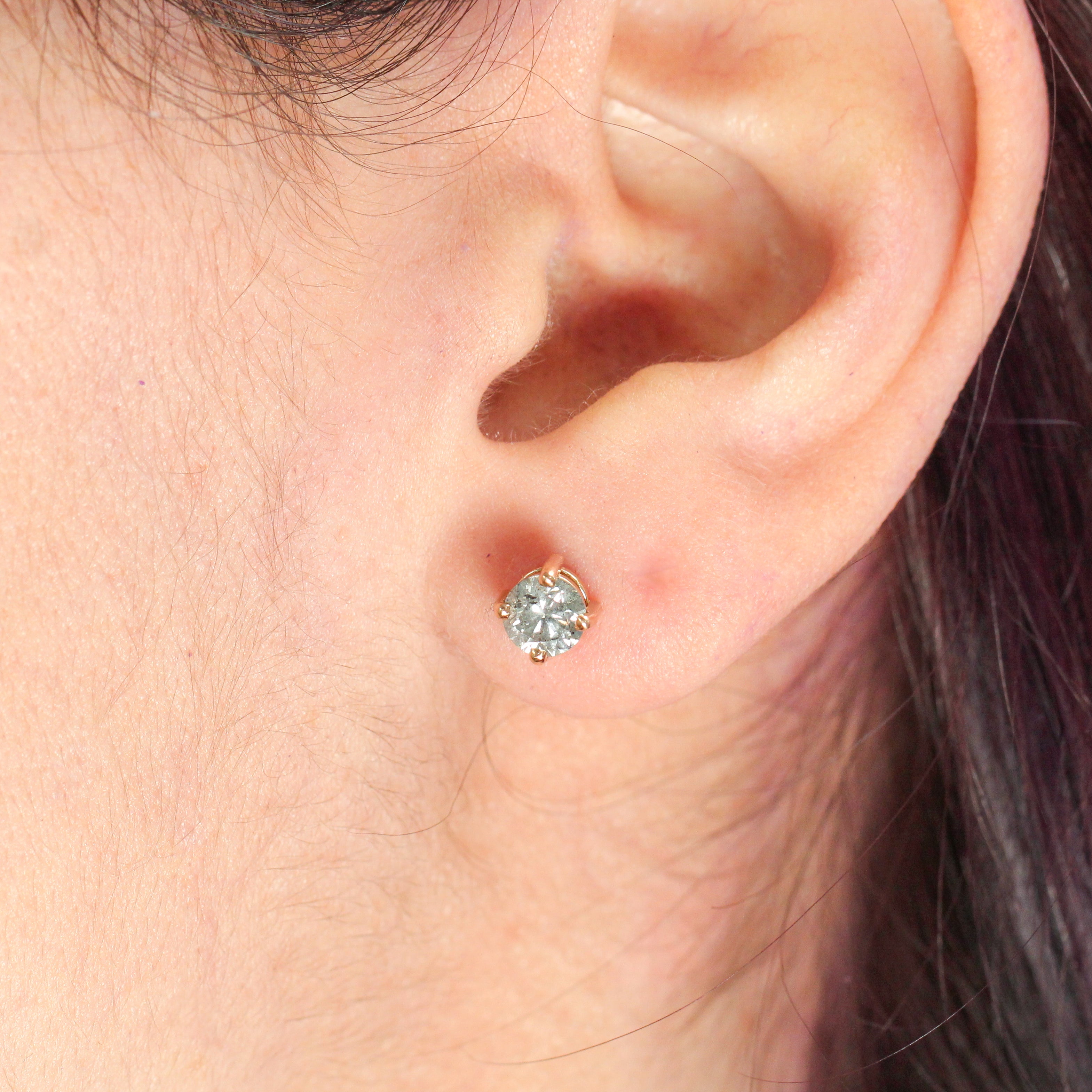 Diamond earrings with emerald 0.020 ct | JewelryAndGems.eu