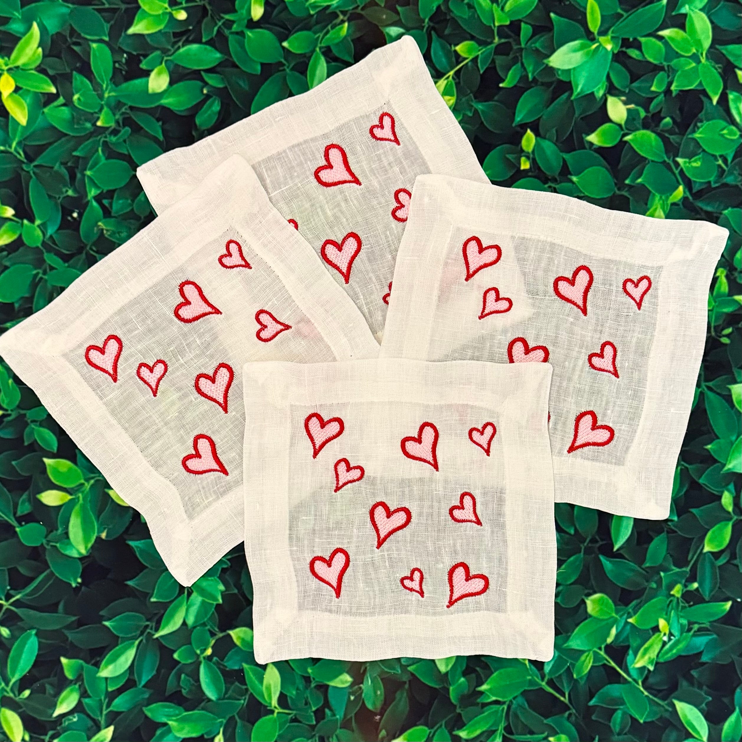 Scatter Hearts White Linen Cocktail Napinks