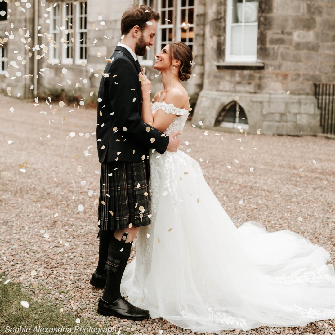 Grooms outfit with kilt