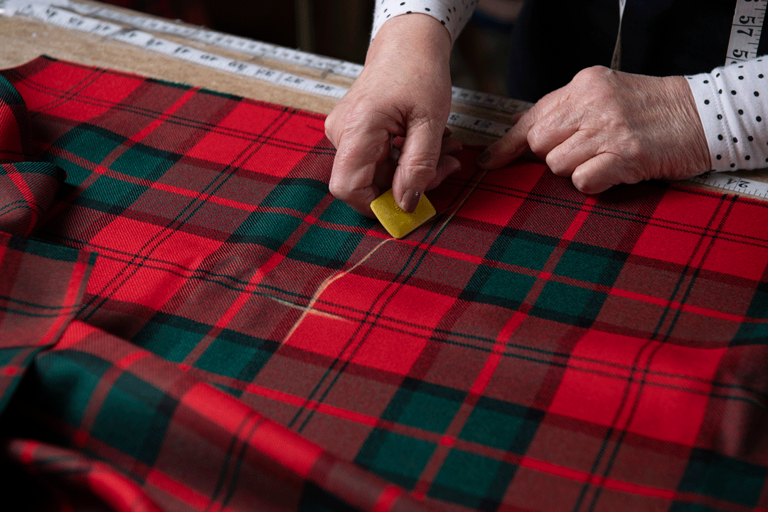 How many yards of tartan are in a kilt?