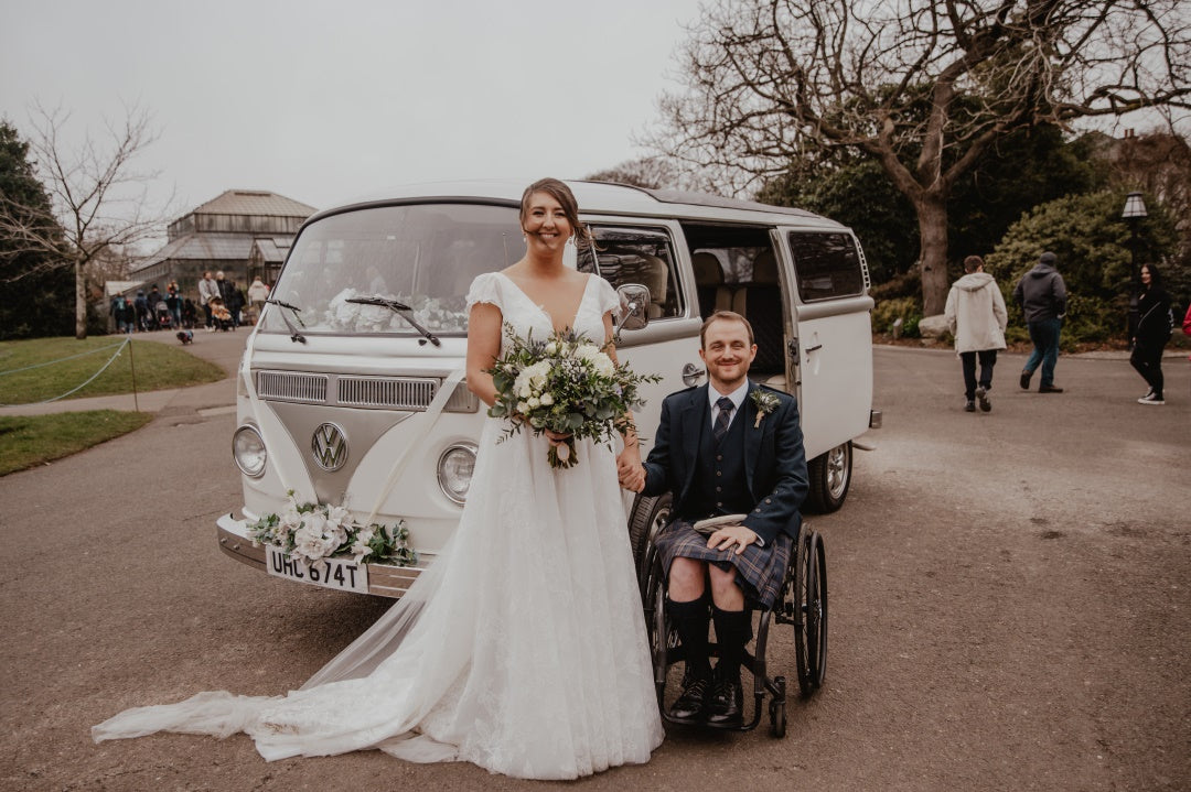 Bride and groom on wedding day in Glasgow