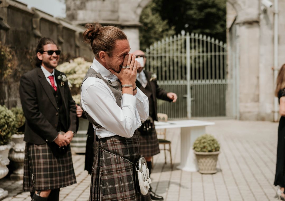 Groom in kilt outfit