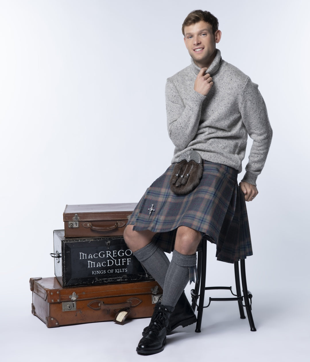 Casual kilt outfit