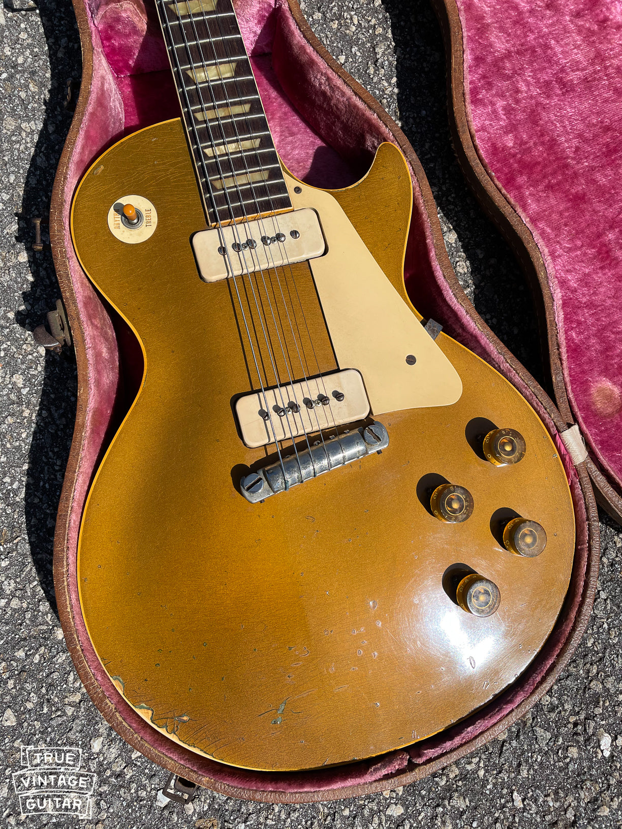 vintage 1950s Gibson Les Paul gold guitar