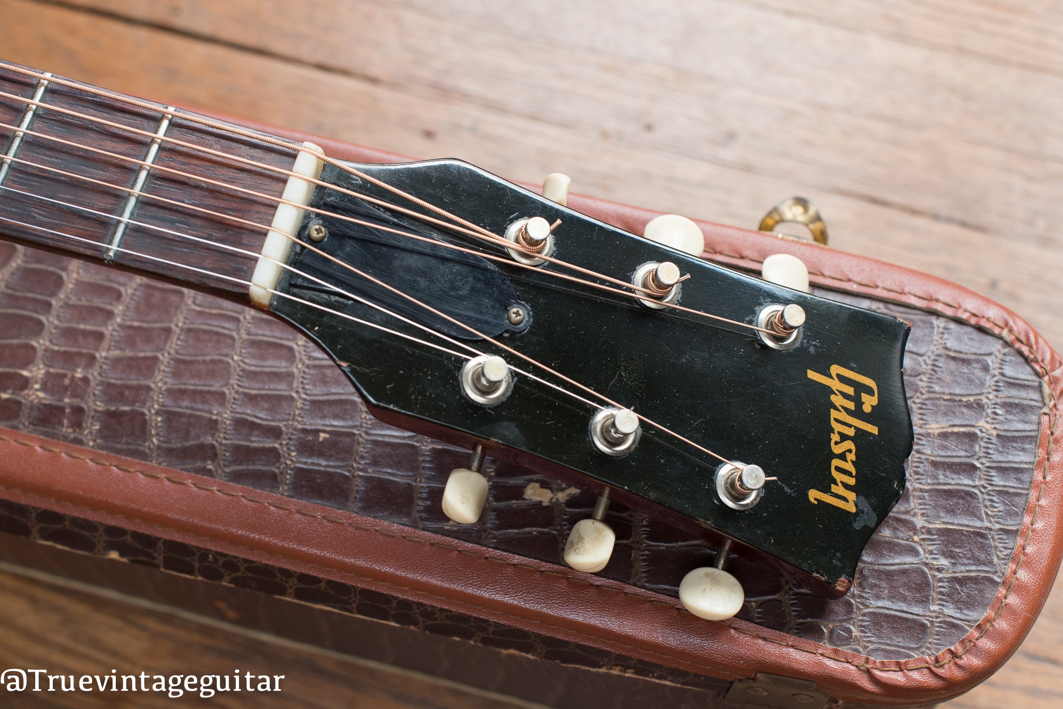 Where to sell vintage Gibson guitars