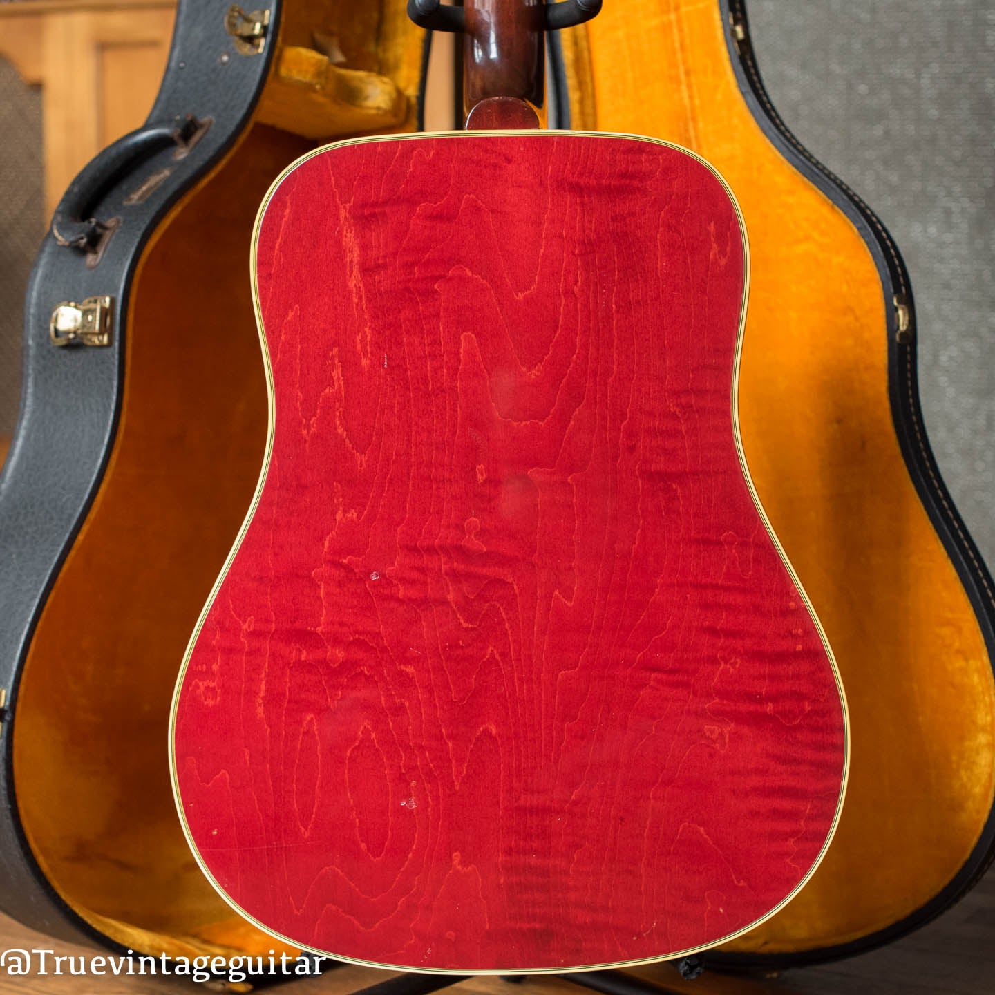 Maple Back and sides Gibson Hummingbird 1963