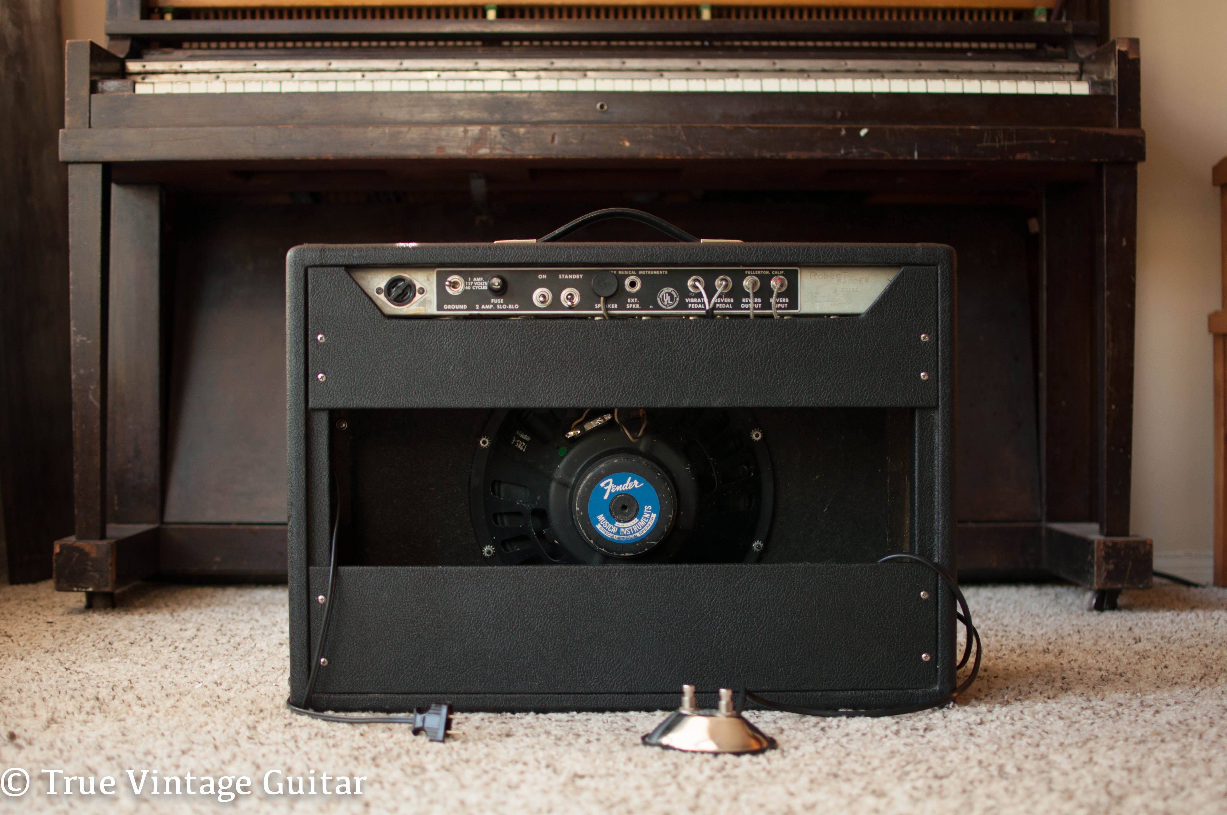 Vintage 1967 Fender Deluxe Reverb guitar amp 1967 black