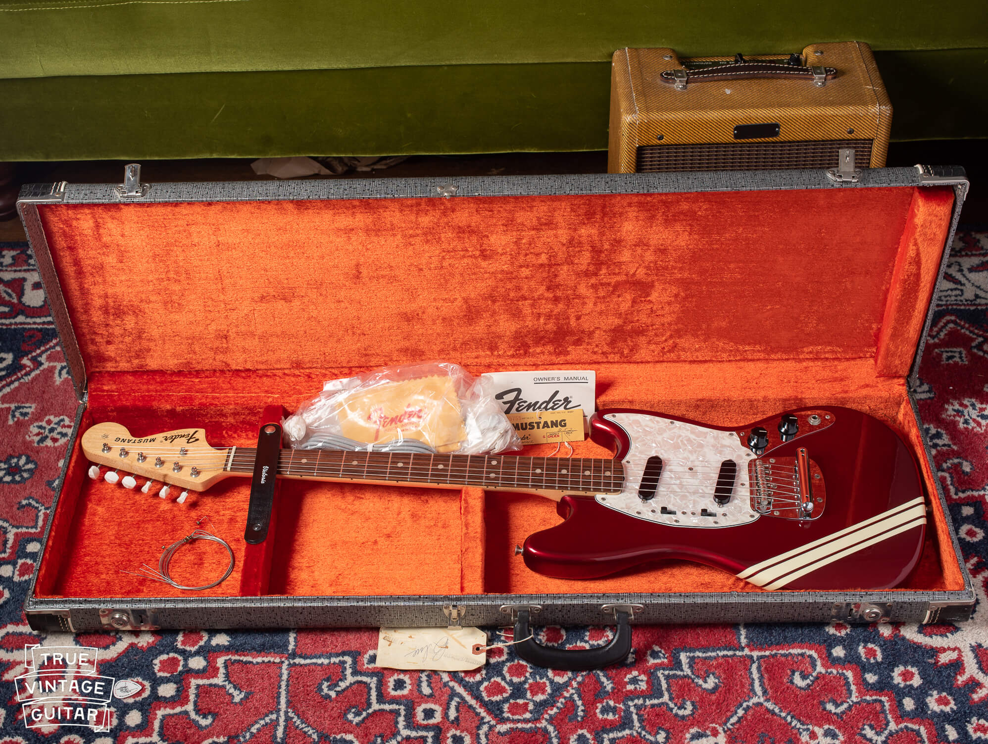 Long scale Fender Mustang