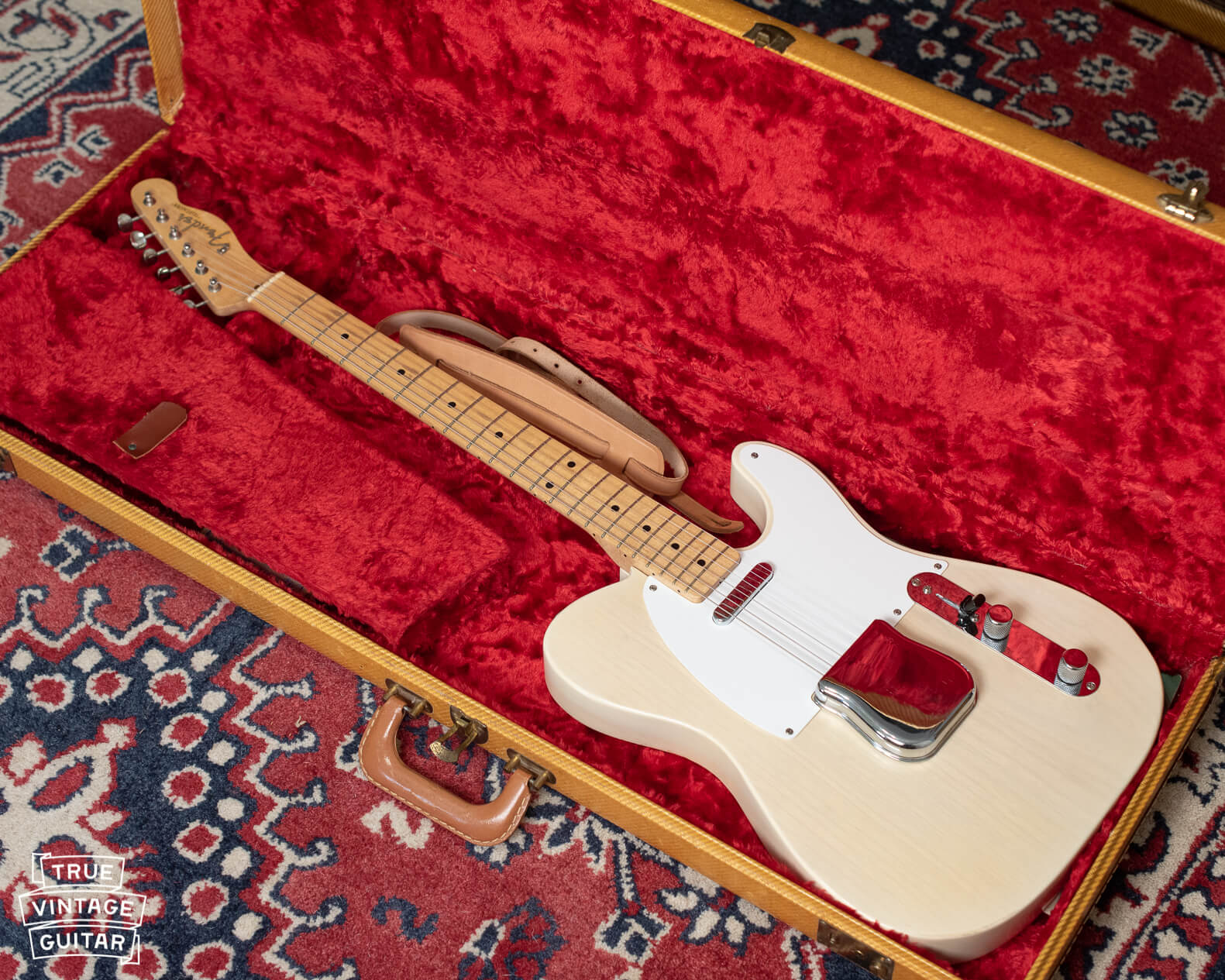 Fender Telecaster 1957 with white blond finish in red tweed case