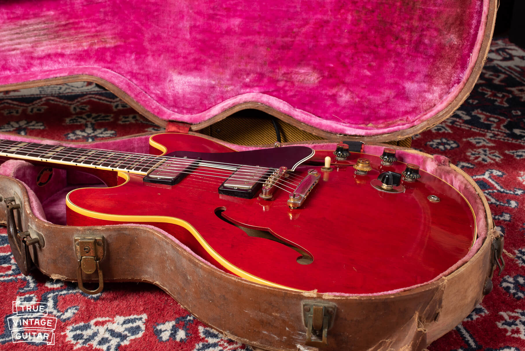 Gibson ES-345 guitar made in 1960 in original hard shell case. 