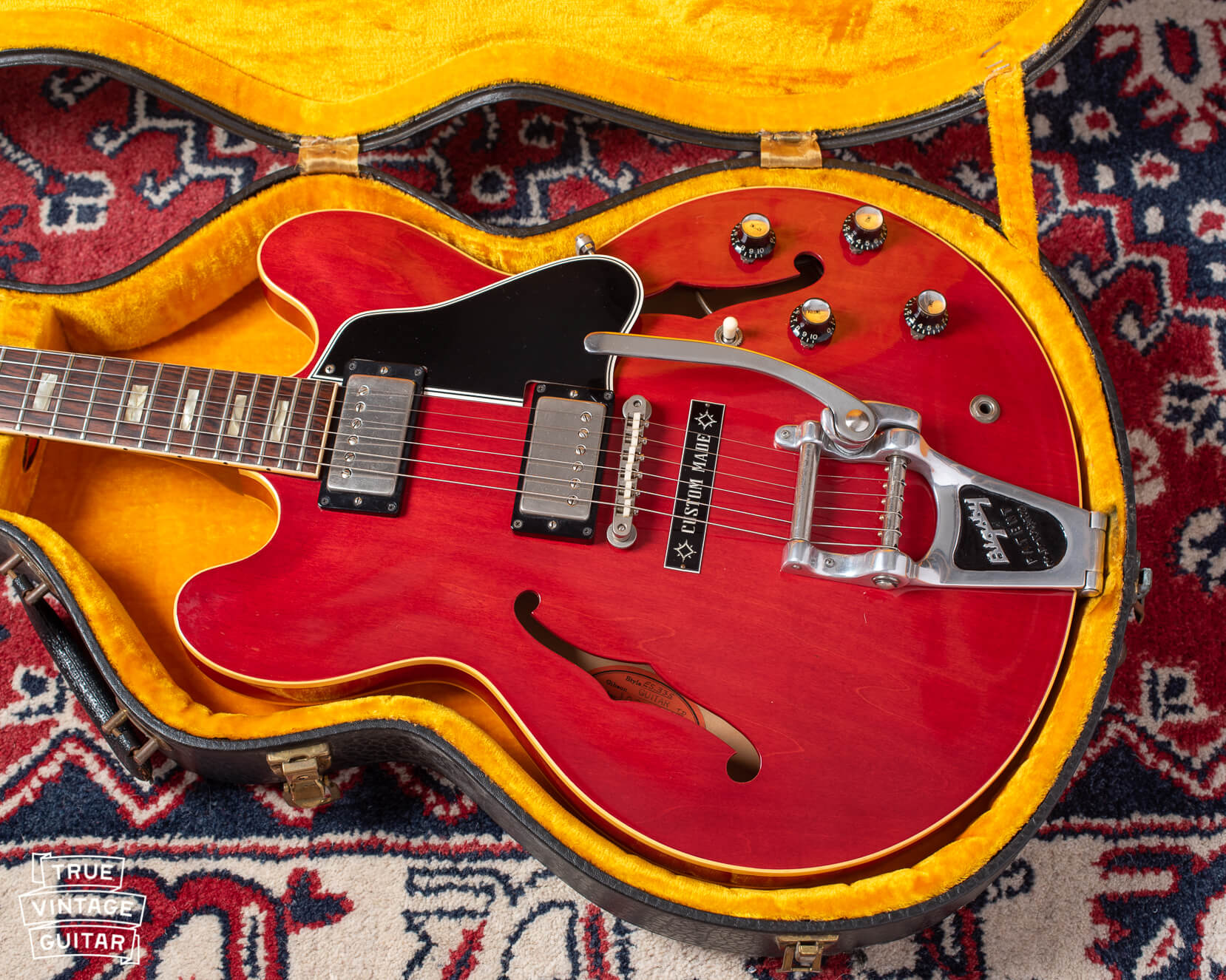 Gibson ES-335 1963 guitar, cherry red, bigbsy and custom made
