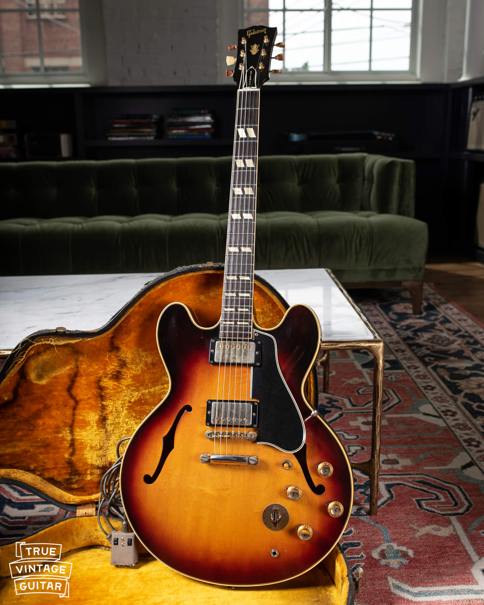 Gibson ES-345 guitar made in 1960 in Sunburst finish
