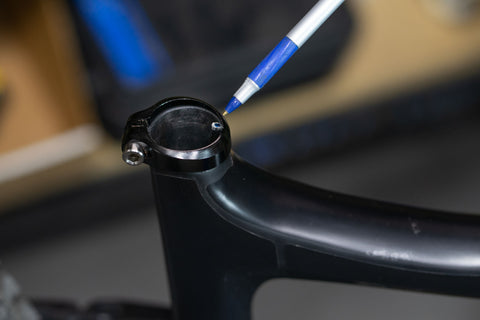 image showing the cable housing flush with the seat collar