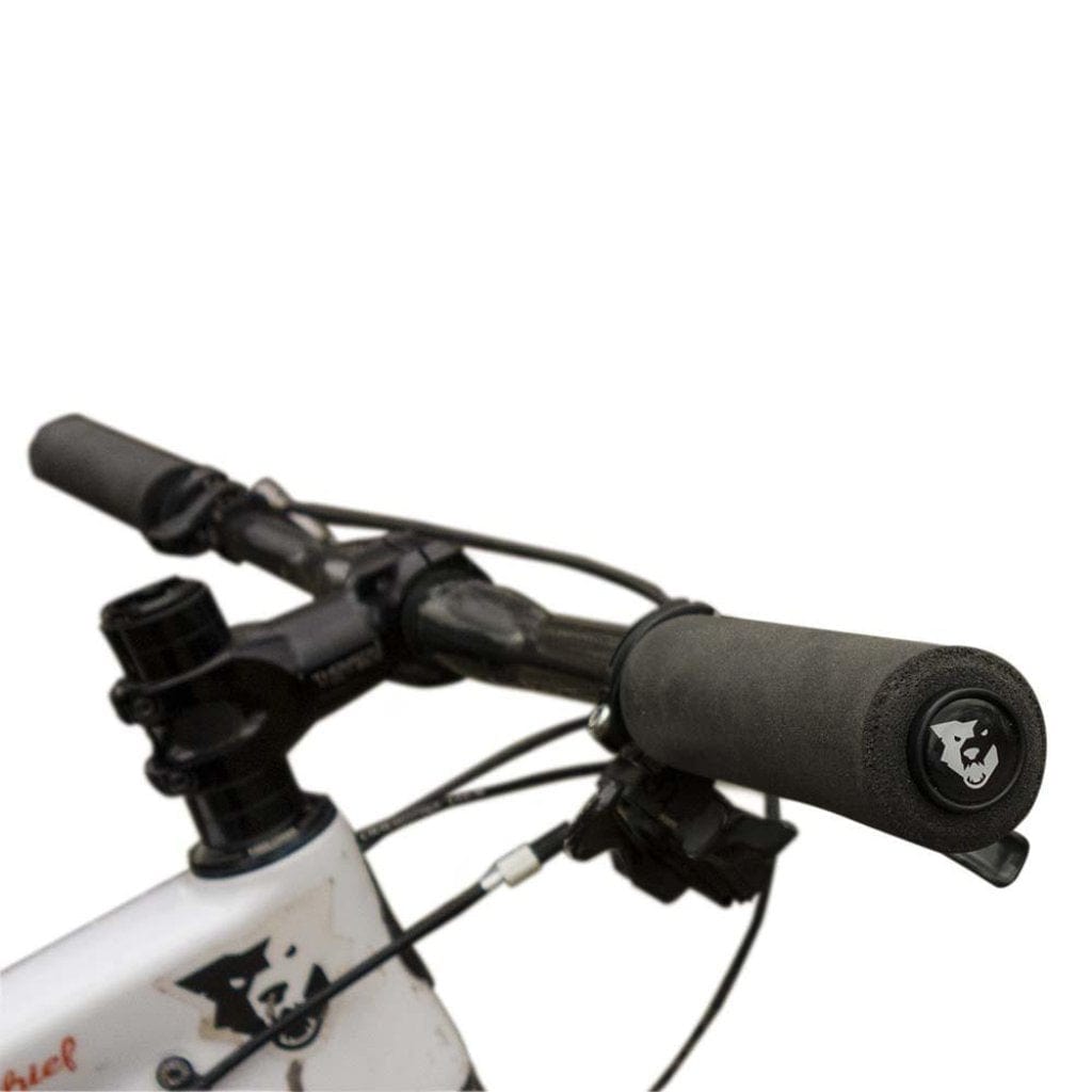 white bicycle handlebar grips