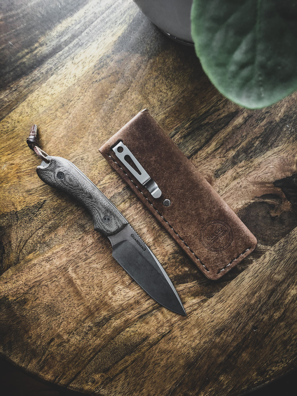 Teskey's Vertical Knife Sheath - Teskeys