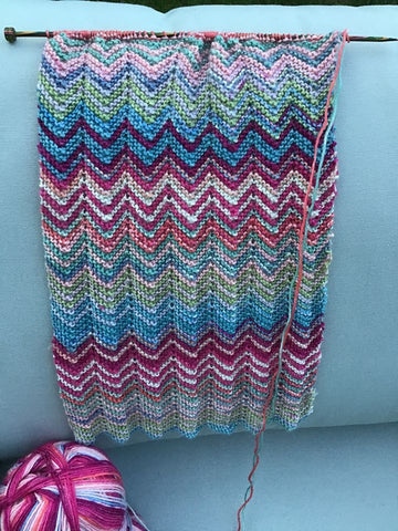 Knitting the ZickZack Scarf – Black Sheep Wools