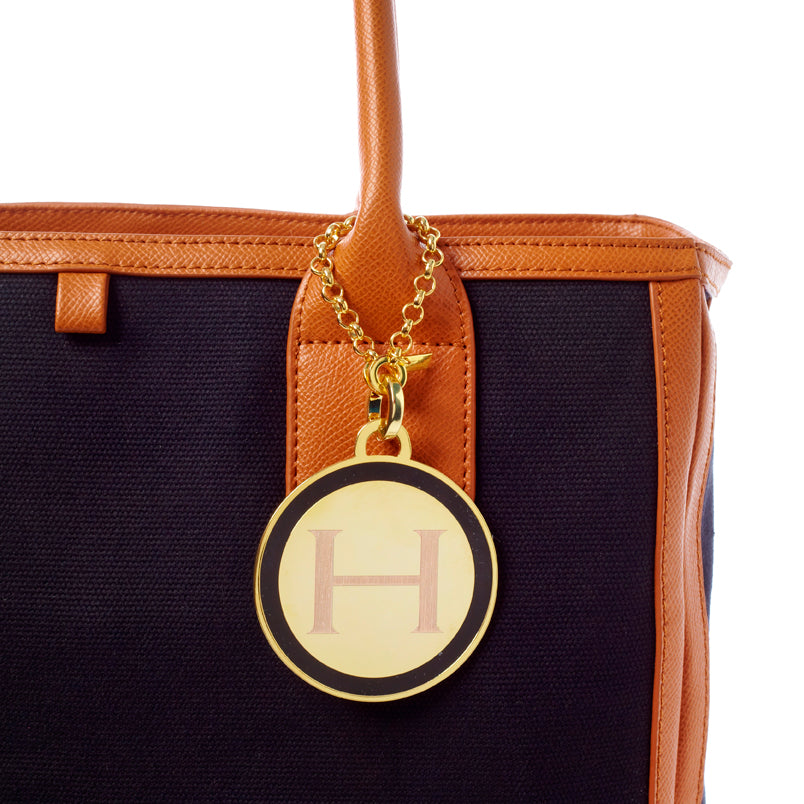 Classic Medallion Tag in Black