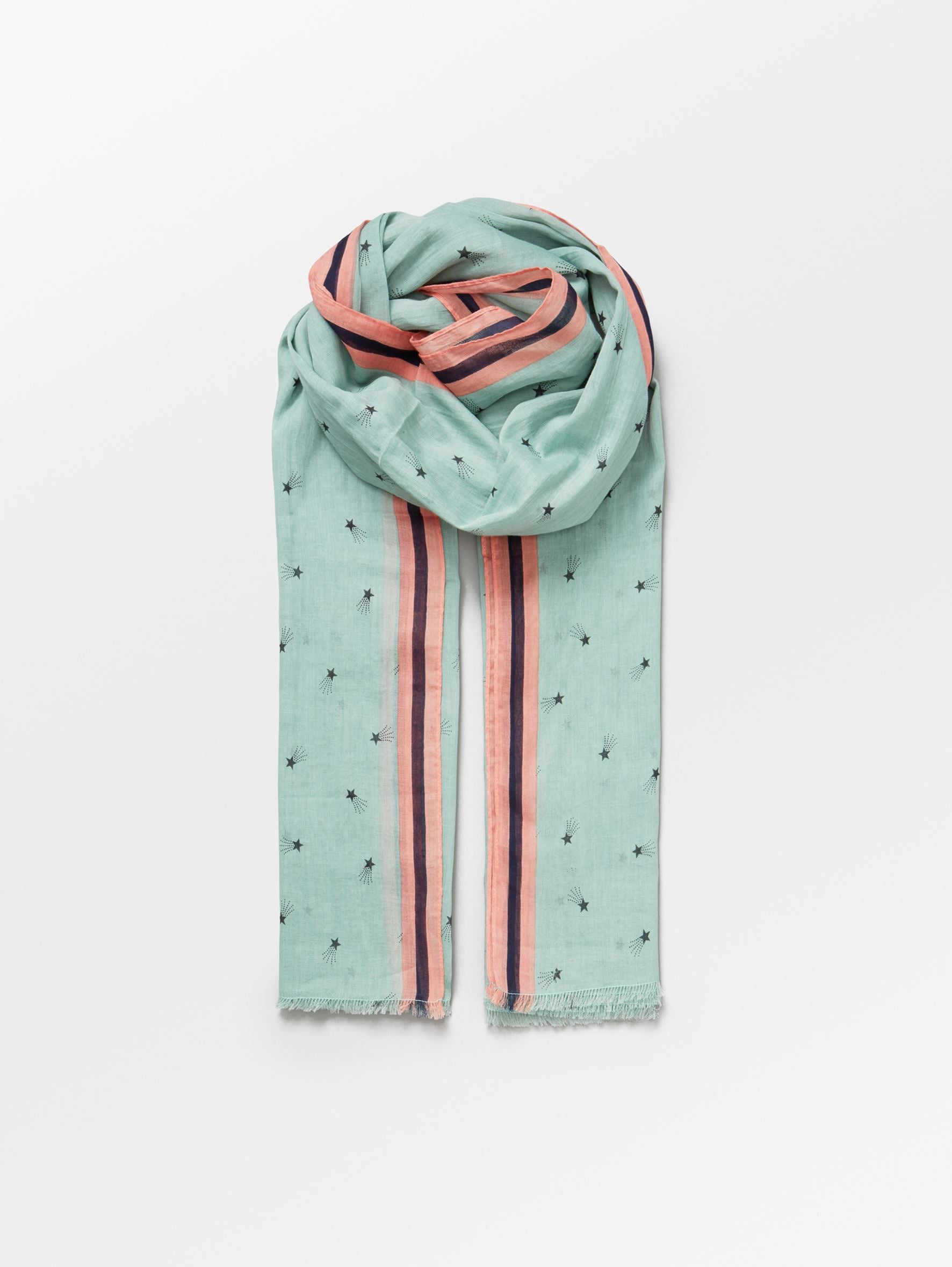 pink and blue scarf