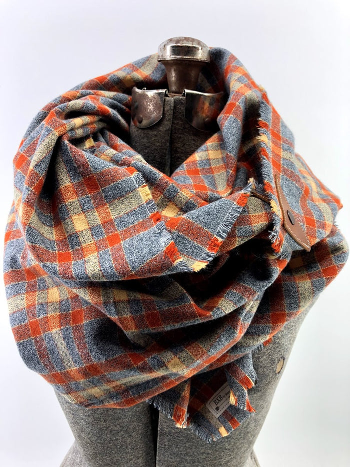 Undercover Ladies Aqua Check Brushed Blanket Scarf with Tassles GL828 :  : Fashion