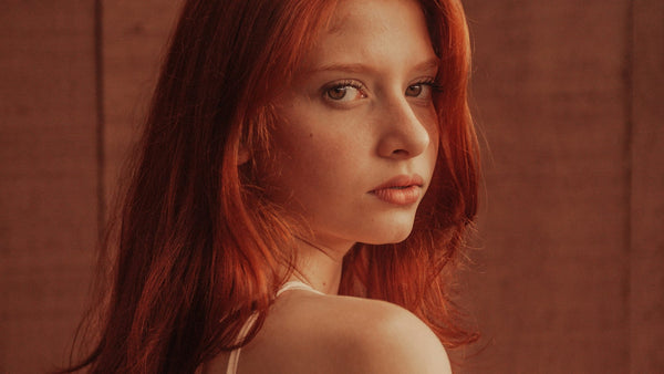 Woman with straight red hair