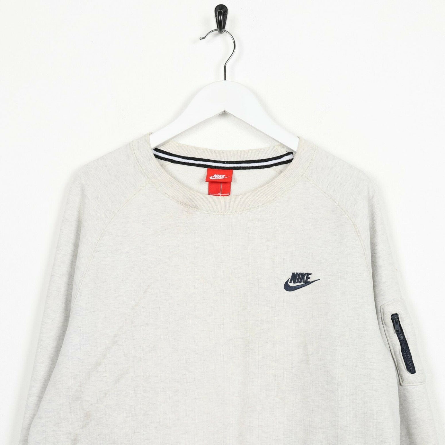 nike small logo crewneck