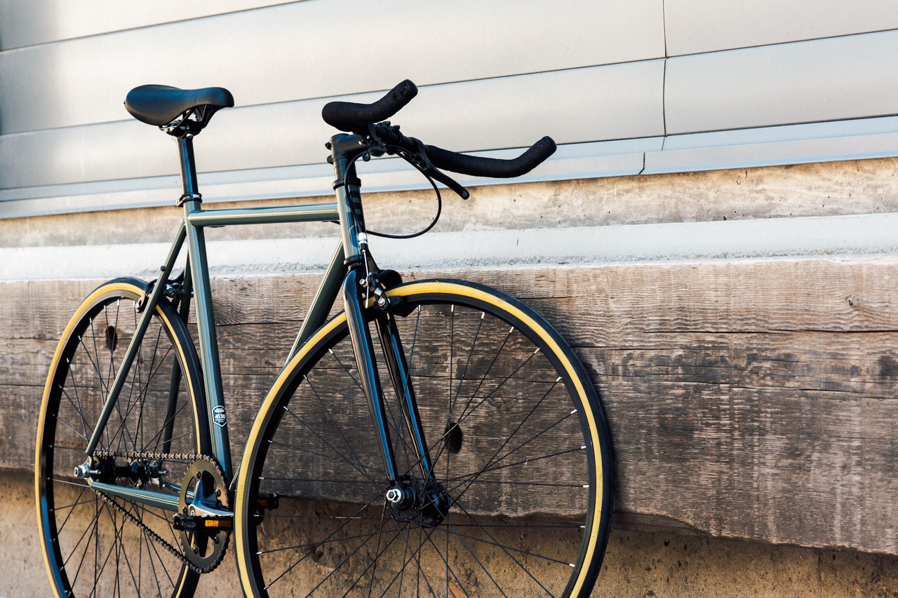 bullhorn handlebars on a fixie bike