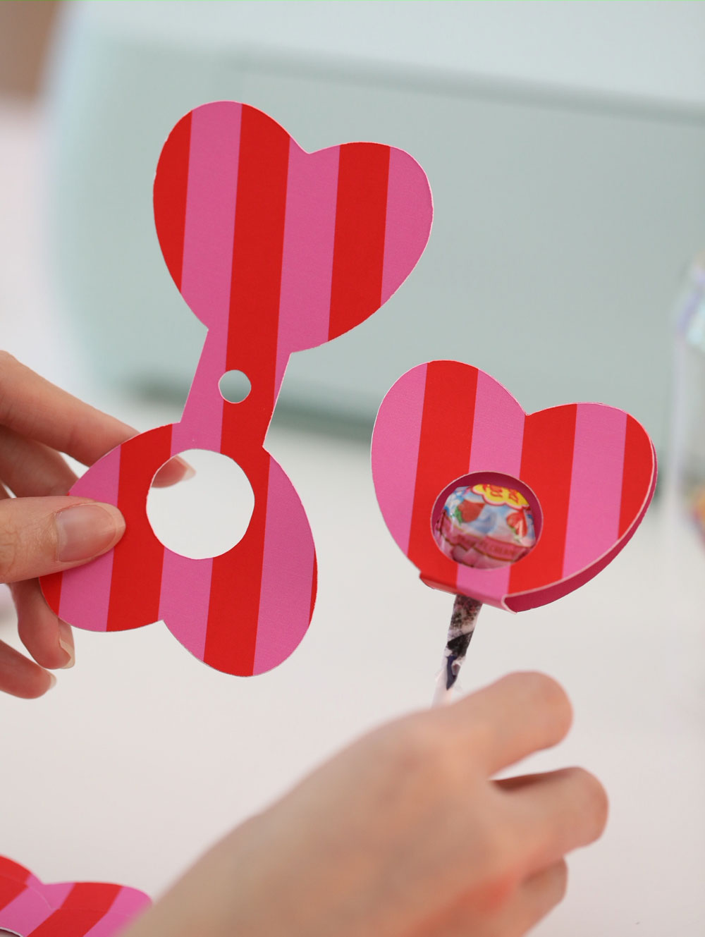Printable & Cut File Valentine's Day Heart Lollipop Holder DIY