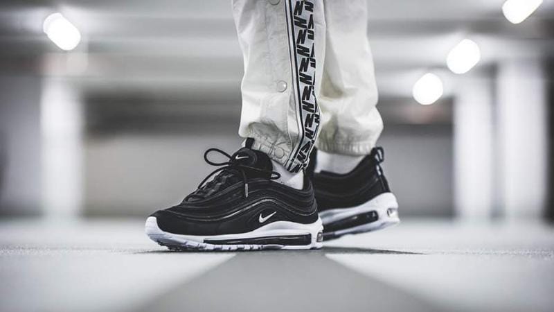 max 97 black white