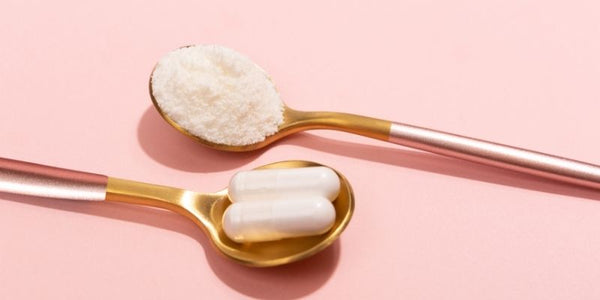 Kollagen als Nahrungsergänzungsmittel als Tabletten, Kapsel oder auch als Pulver auf einem Löffel gegen Cellulite