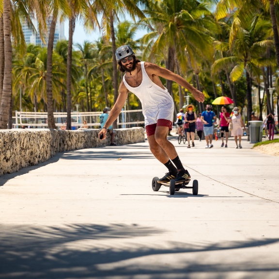 electric skateboard is the best carving machine