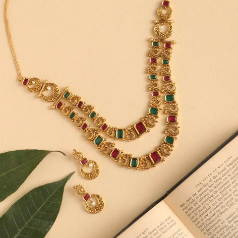 An image of an Indian antique necklace set.