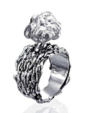 Tarra rosenbaum standing tall tree ring with roots going around the finger in sterling silver