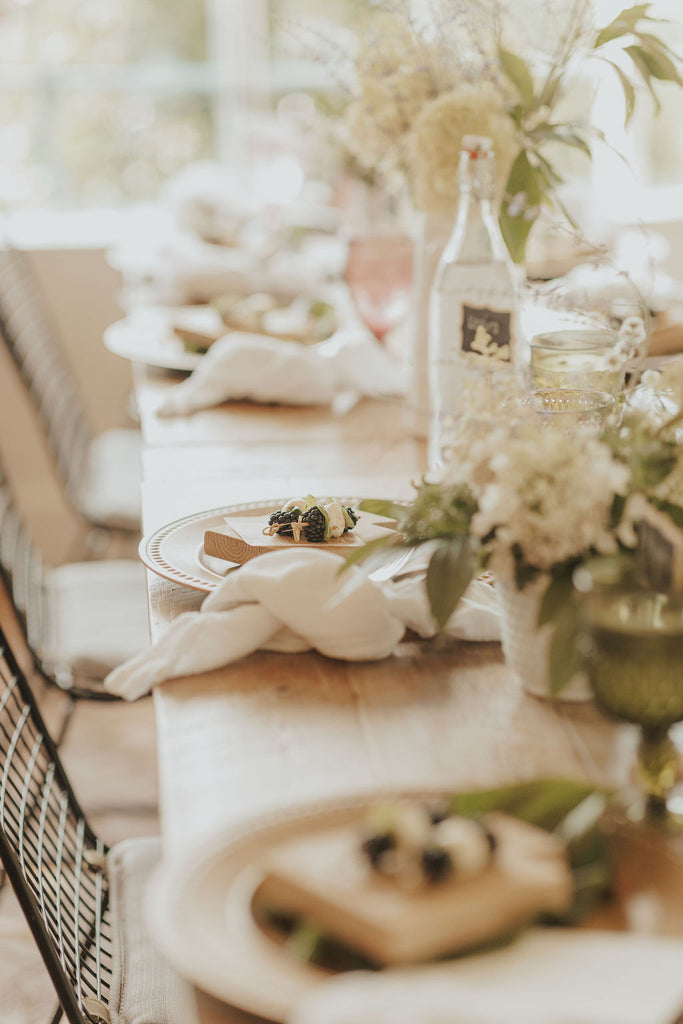 Garden party table setting