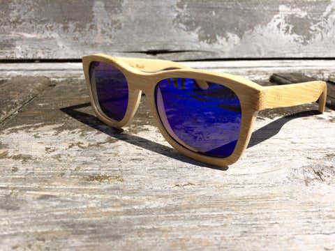 Hölzerne Sonnenbrille Aus Holz gemacht