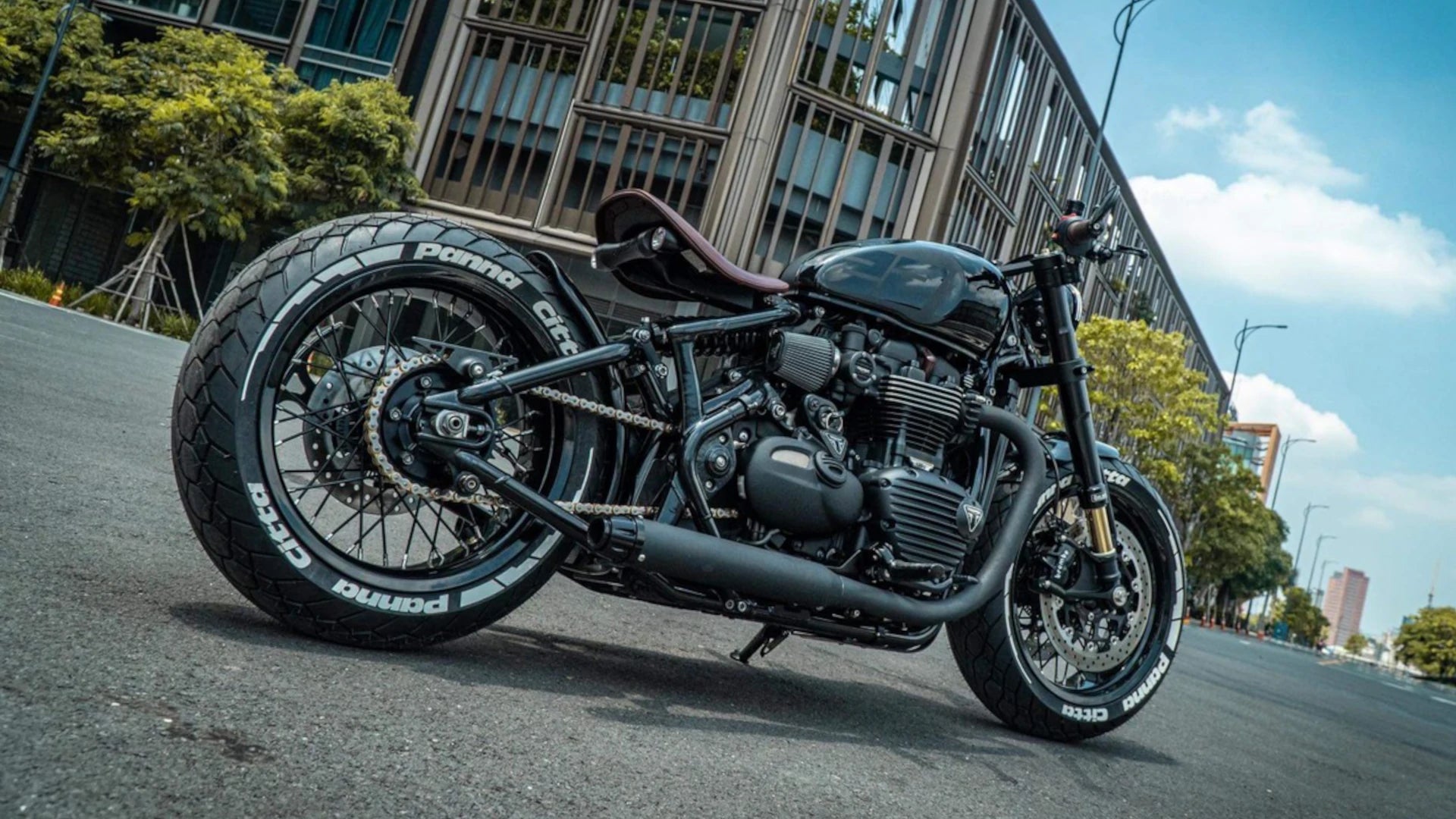 40 Spoke Cruiser | Canyon Motorcycles