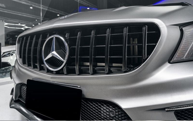 GRILLE DE CALANDRE LOOK GT GT-R POUR MERCEDES CLASSE CLA C118 W118 (19-23)  - 360° NOIR CHROME - PANAMERICANA AMG GT OPTIK