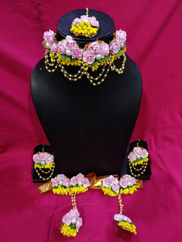 Artificial floral jewellery ..best for your Haldi & Mehndi function..💛💚 .  Jewellery by @farzana_creations . . . . . . . . . . . .... | Instagram