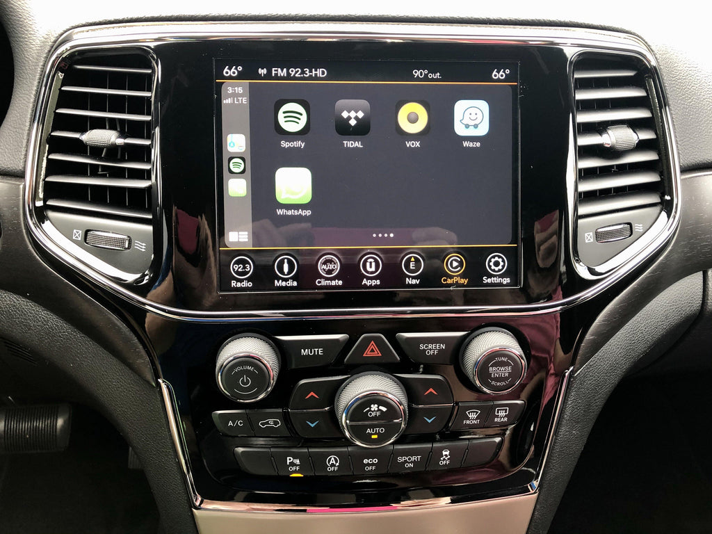 is 2018 jeep grand cherokee navigation system available