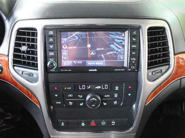 jeep grand cherokee navigation radio flickering