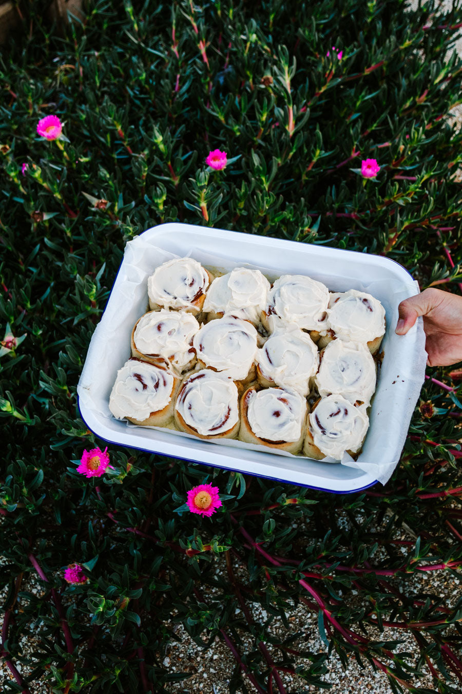 Smor-Kitchen-Easy-Delicious-Gooey-Soft-Cinnamon-Buns-Recipe