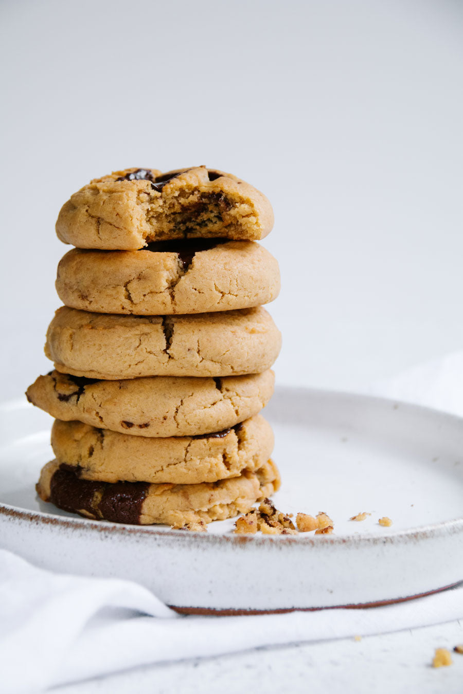 Smor-Kitchen-The-Best-Miso-Nut-Butter-Chocolate-Chip-Cookies-Recipe-Jaharn-Quinn