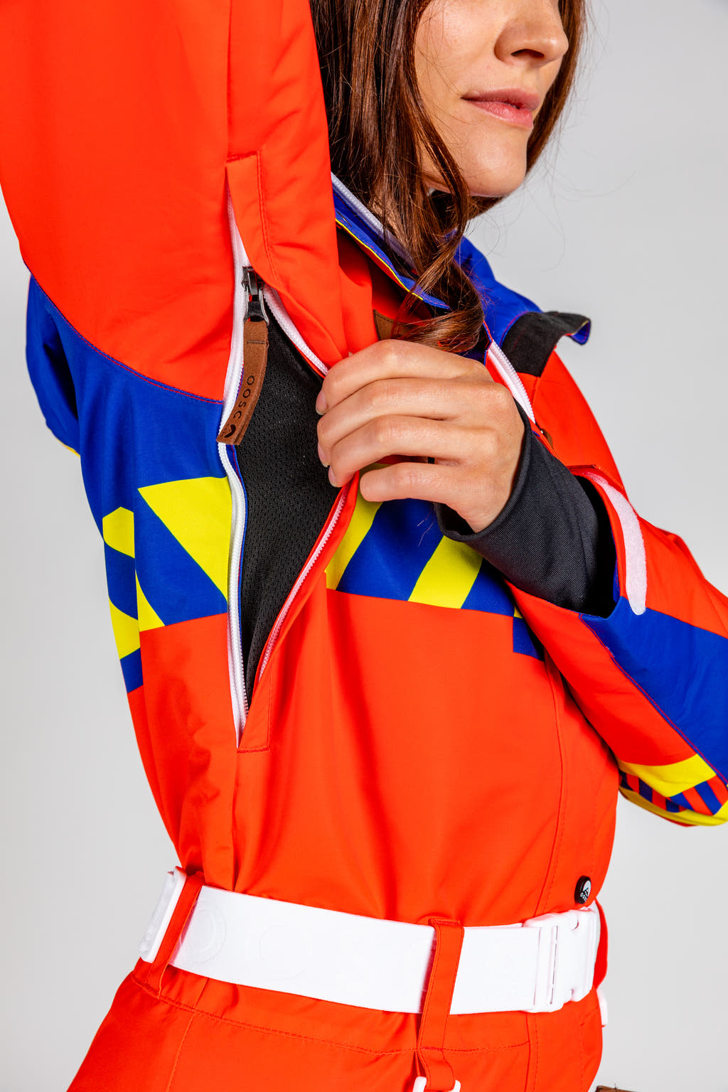 Unisex ski suit with vents