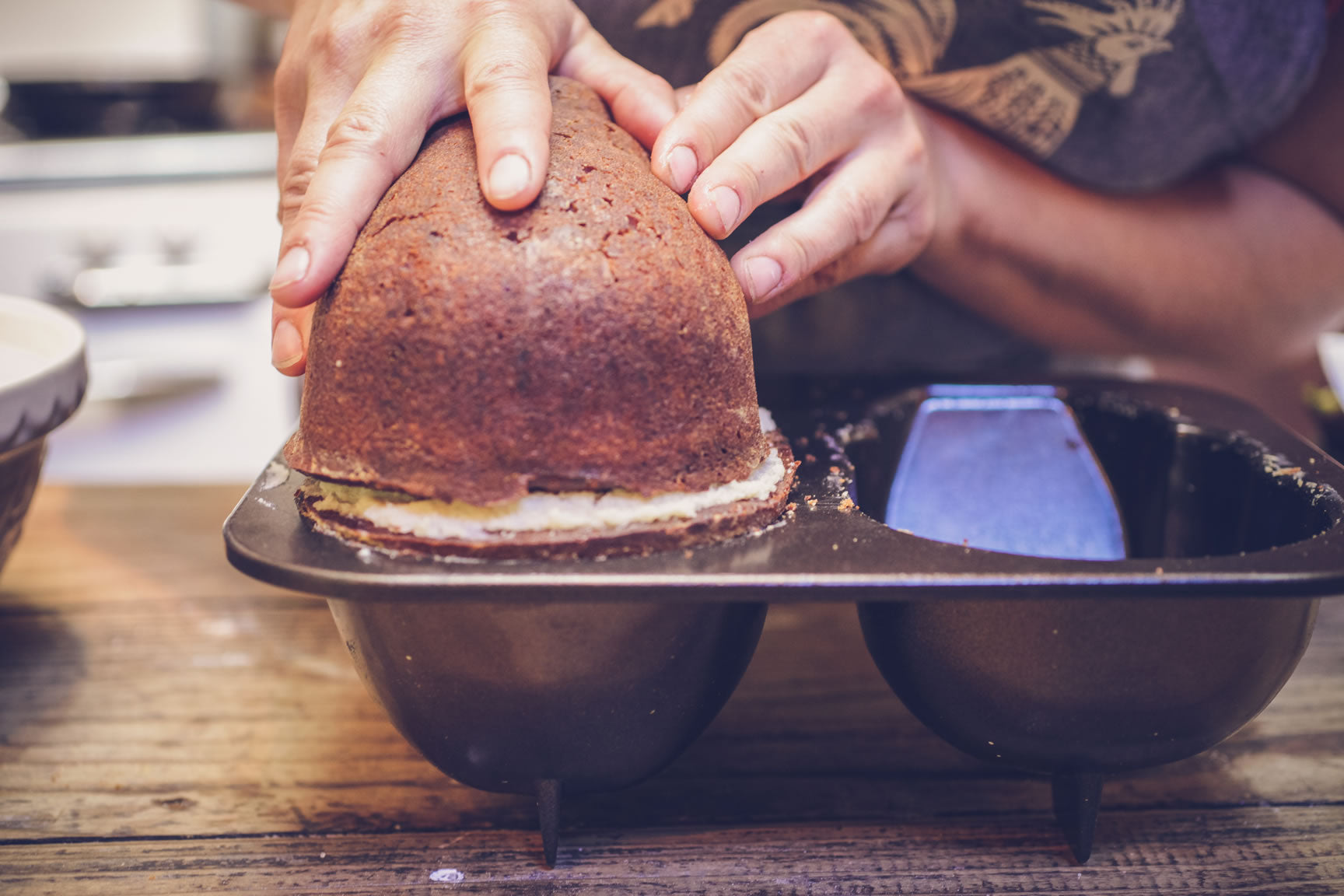 assembling a cake