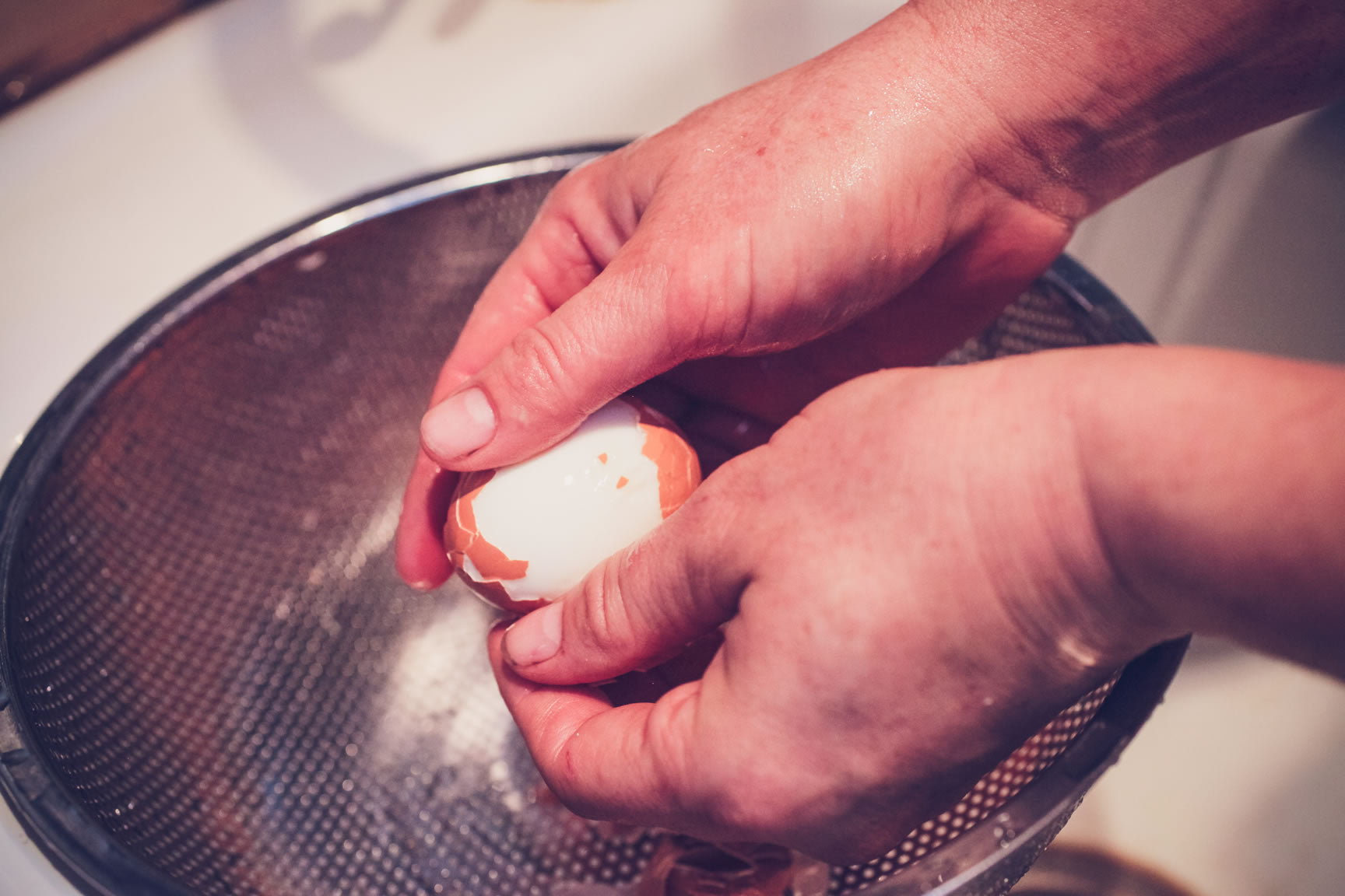 shell hard boiled eggs